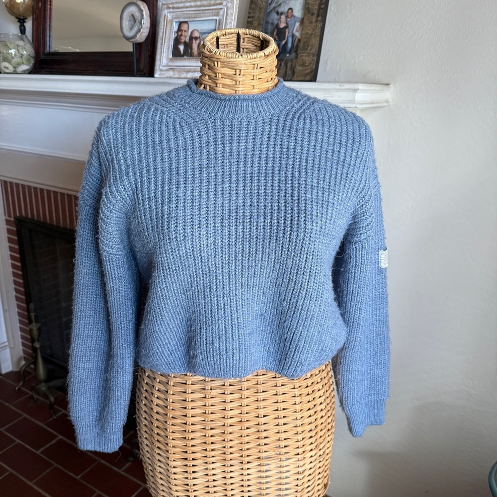 BDG for Urban Outfitters blue fisherman crop sweater Small